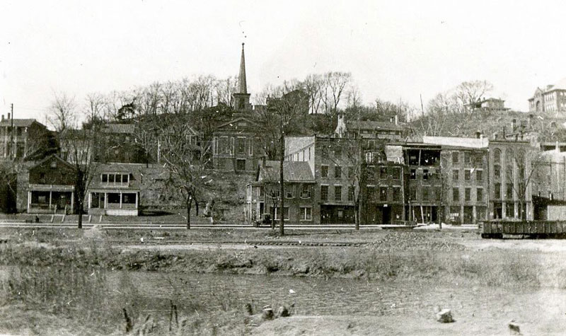 Riverside Drive in Galena, Illinois