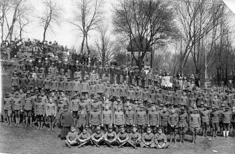 Volunteers preparing to deploy for World War II posing in Grant Park for group photo